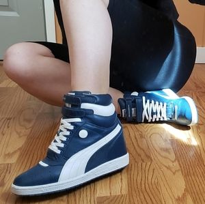 Wedge sneakers